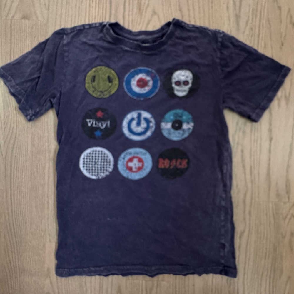 Butter©️ XL Youth DJ/ Rock T-shirt. Super soft!